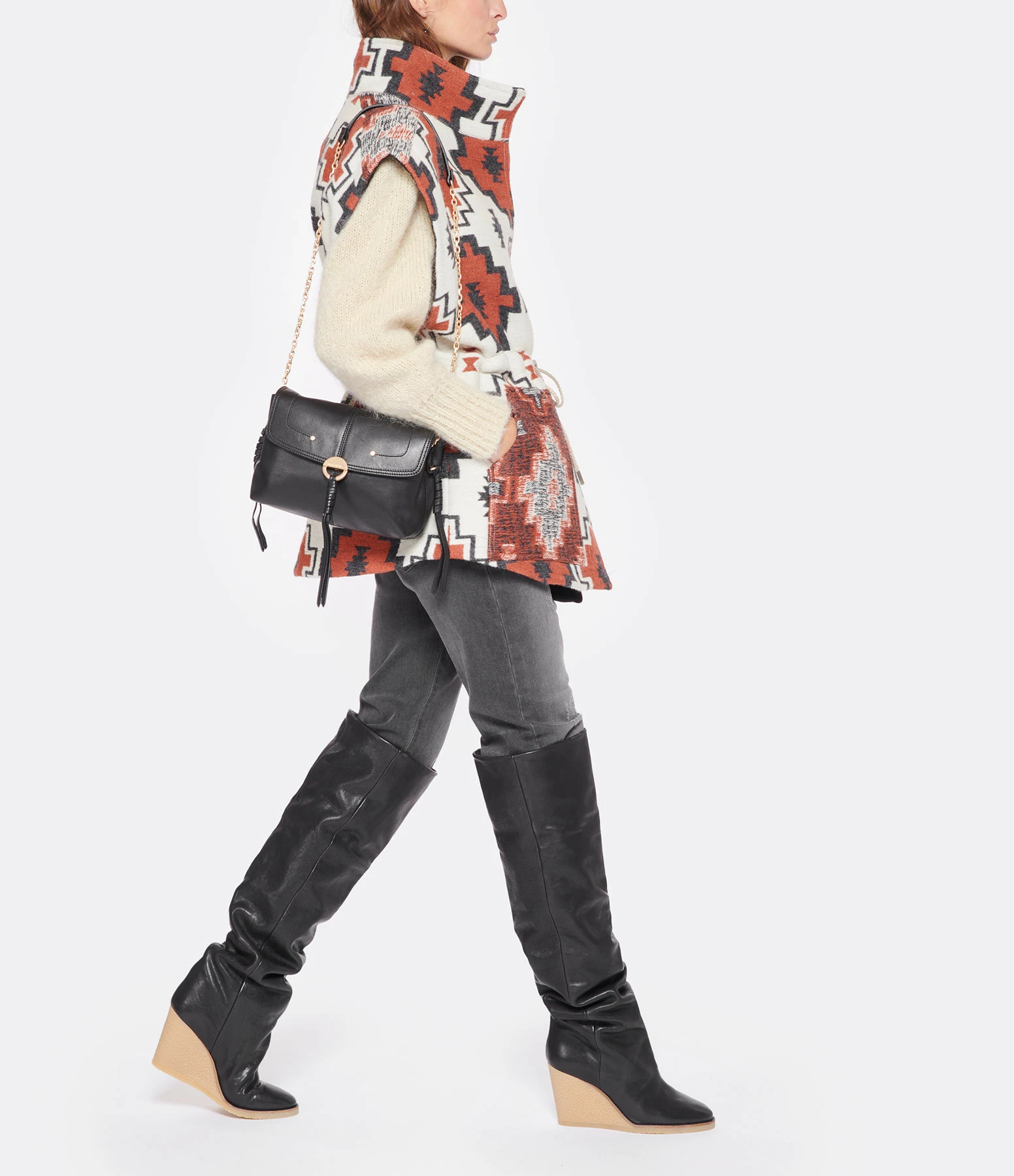 VANESSA BRUNO Sac Clutch Cuir Agneau Noir 8 VANESSA BRUNO Sac Clutch Cuir Agneau Noir – Image 6