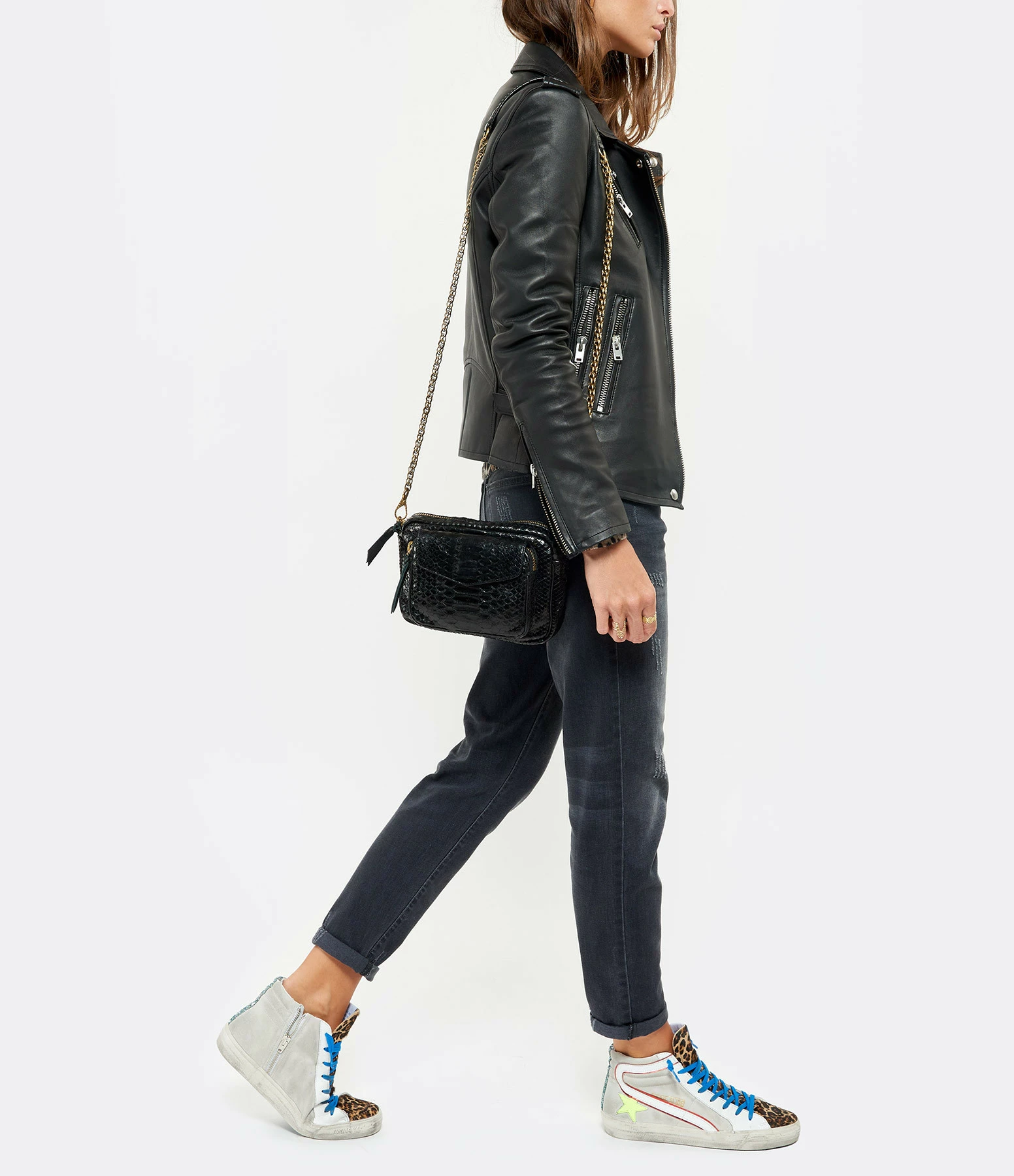 CLARIS VIROT Sac Charly Python Noir Chaîne Or 8 CLARIS VIROT Sac Charly Python Noir Chaîne Or – Image 6