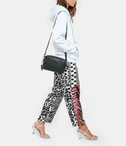 GOLDEN GOOSE Sac Star Cuir Matelassé Étoile Noir 13 GOLDEN GOOSE Sac Star Cuir Matelassé Étoile Noir -jerome dreyfuss shop unnamed file 1508