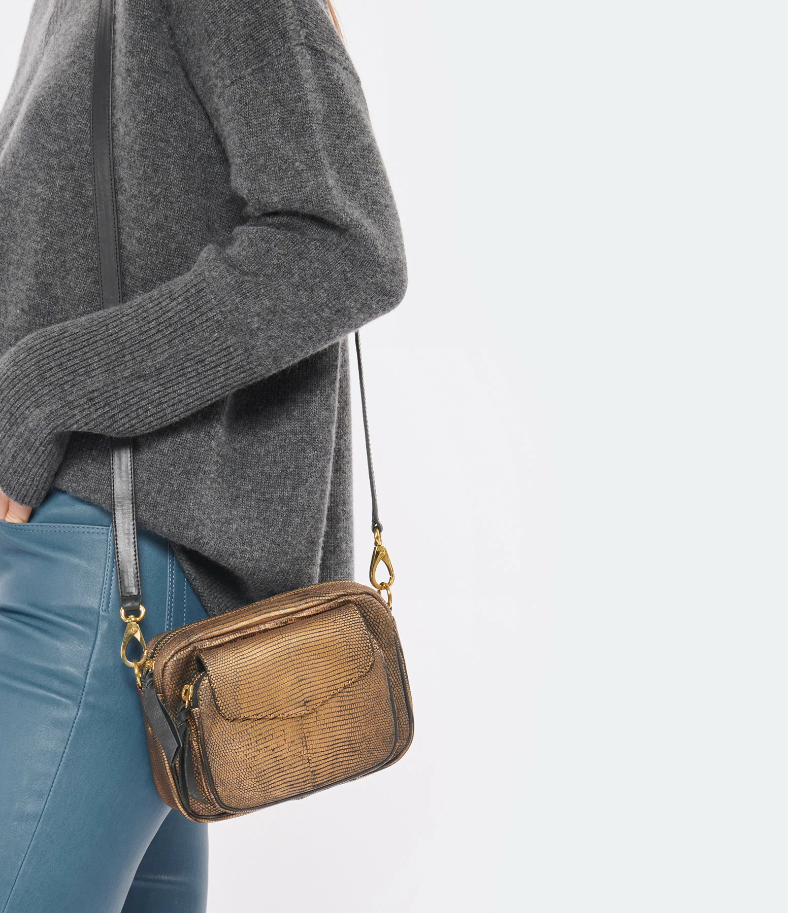 CLARIS VIROT Sac Baby Charly Lézard Doré Vieilli 6 CLARIS VIROT Sac Baby Charly Lézard Doré Vieilli – Image 4