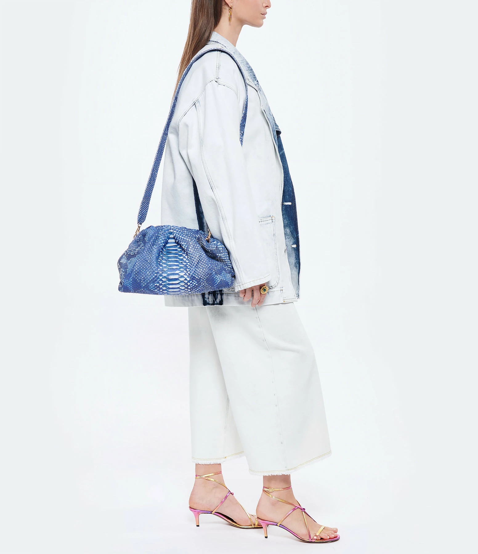 SISTA PARIS Sac Big Uniq Cuir Souple Python Bleu Jean 8 SISTA PARIS Sac Big Uniq Cuir Souple Python Bleu Jean – Image 6