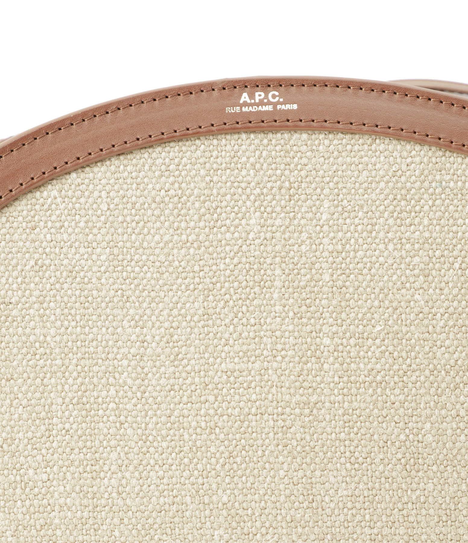 A.P.C. Sac Demi-Lune Cuir Noisette Beige 6 A.P.C. Sac Demi-Lune Cuir Noisette Beige – Image 4