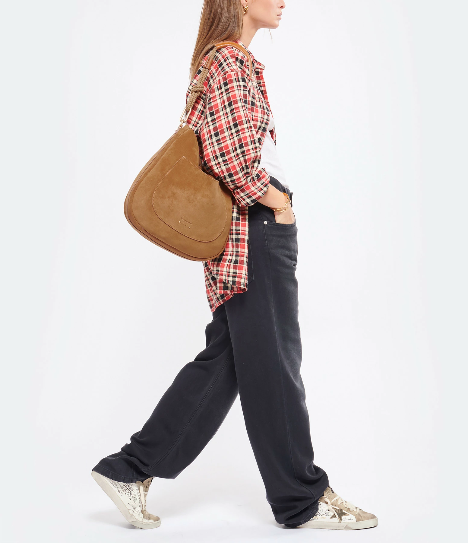 VANESSA BRUNO Sac Hobo Rond Cuir Suédé Ambre 8 VANESSA BRUNO Sac Hobo Rond Cuir Suédé Ambre – Image 6