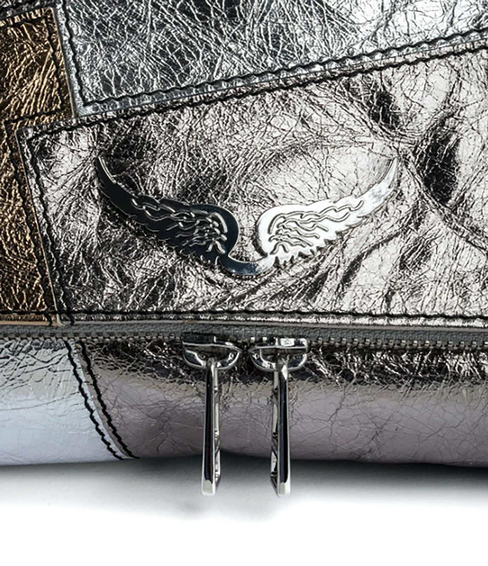 ZADIG & VOLTAIRE Sac Rocky Vintage Metal Patchwork Cuir Argenté 6 ZADIG & VOLTAIRE Sac Rocky Vintage Metal Patchwork Cuir Argenté – Image 4